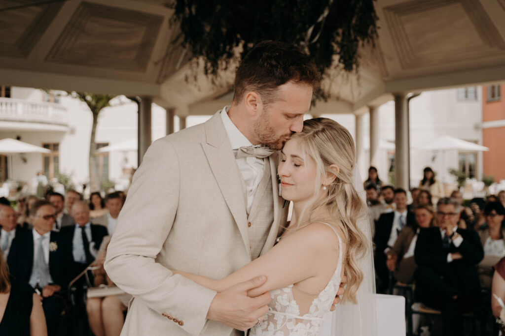 Hochzeitstag von Lisa und Sebastian im Weinschloss Thaller
